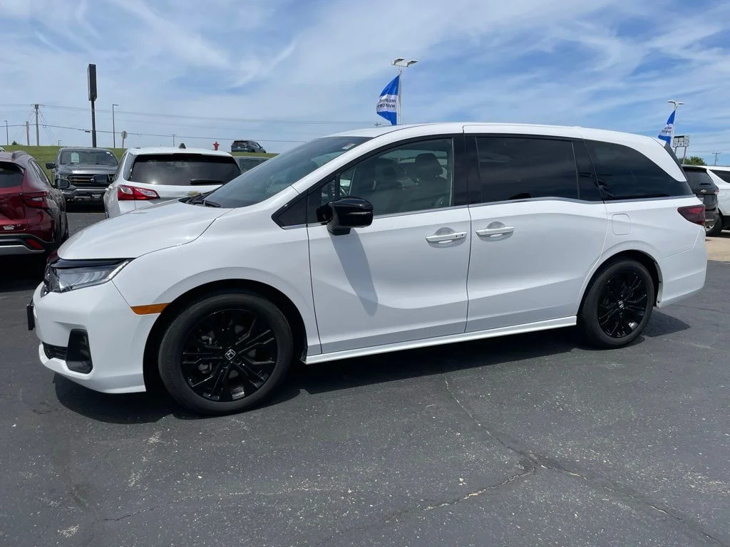 Used 2025 Honda Odyssey - photo 6