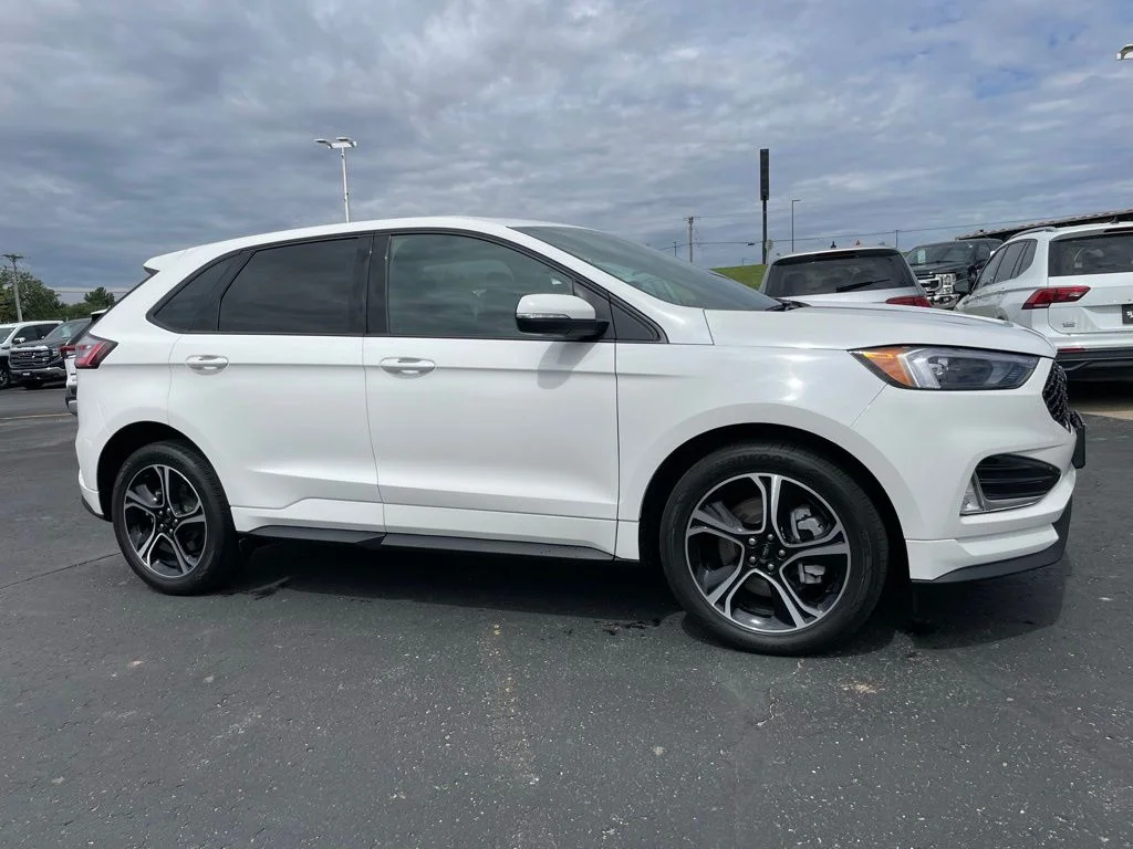 Used 2023 Ford Edge - photo 1