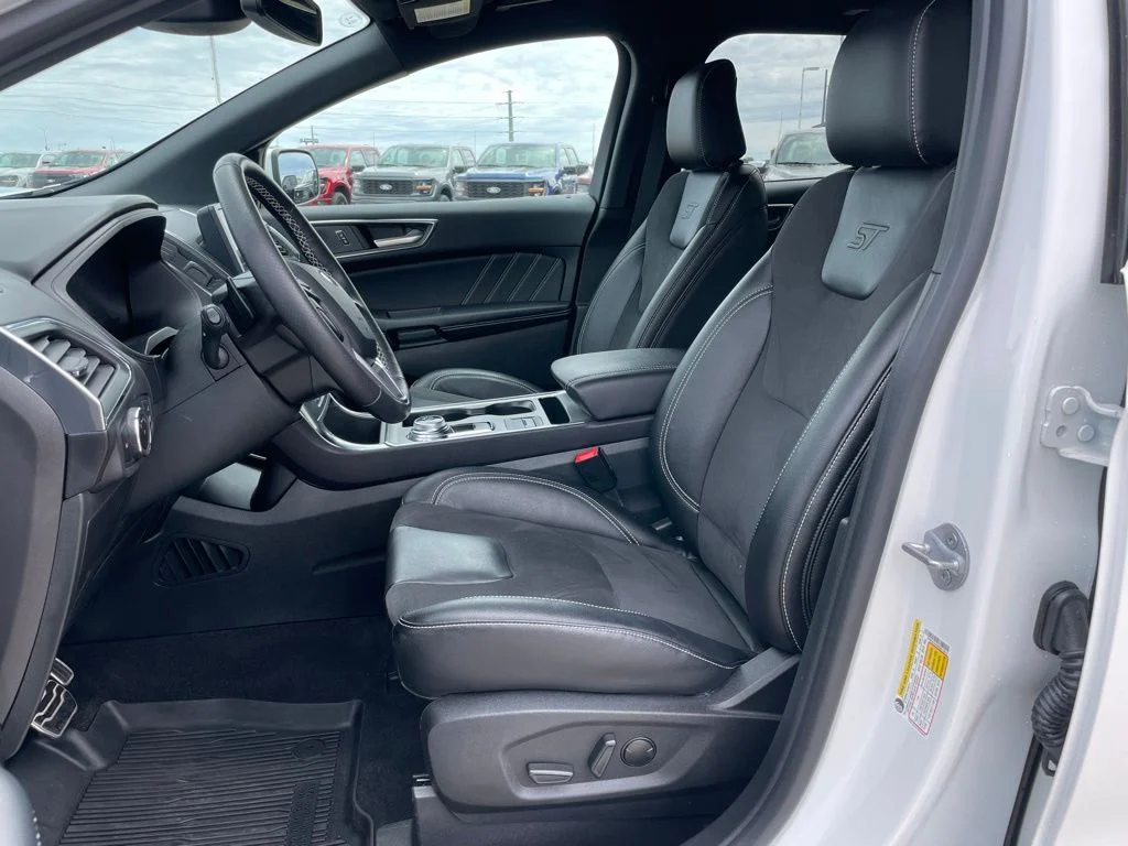 Used 2023 Ford Edge - photo 8