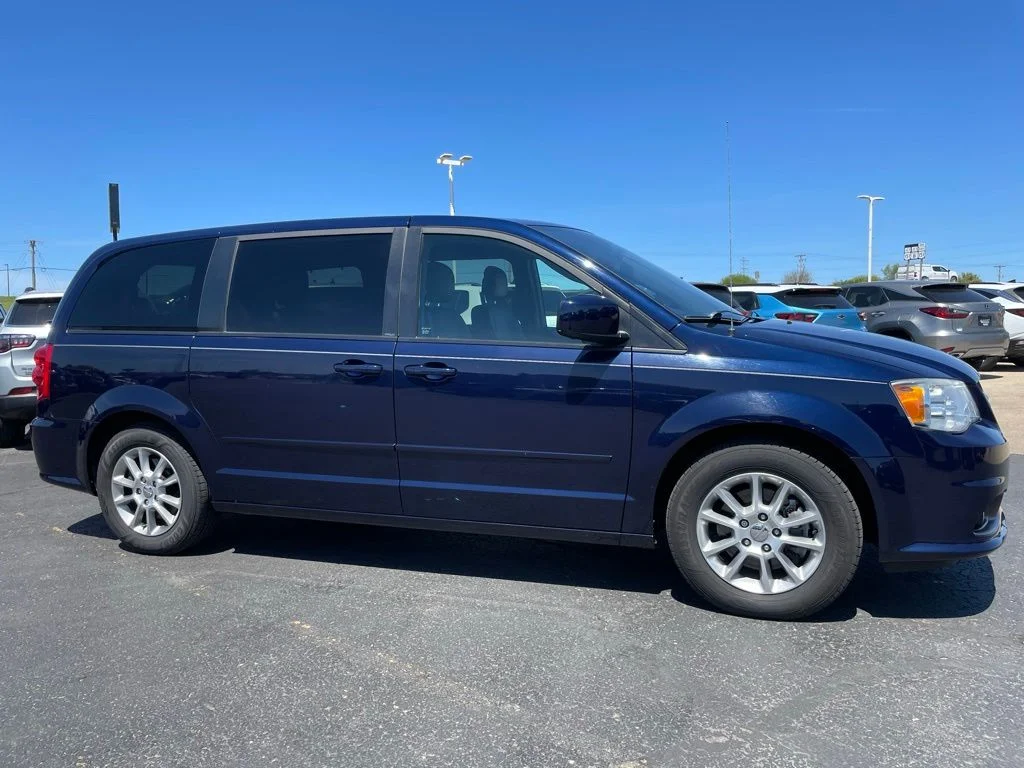 Used 2012 Dodge Grand Caravan - photo 1