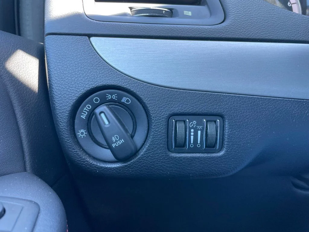 Used 2012 Dodge Grand Caravan - photo 40