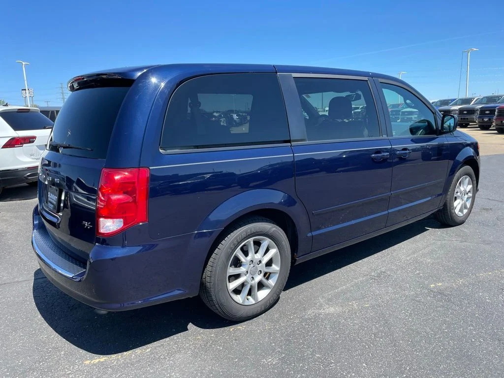 Used 2012 Dodge Grand Caravan - photo 5