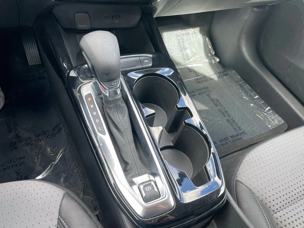 Used 2025 Chevrolet Trax - photo 14