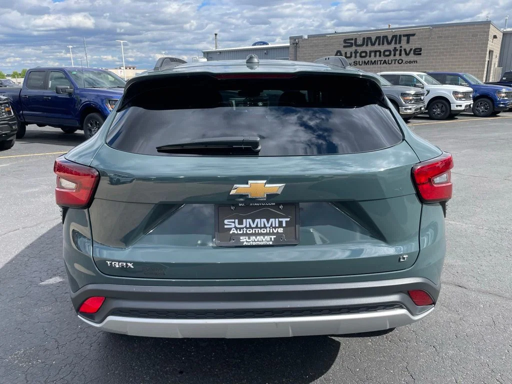 Used 2025 Chevrolet Trax - photo 29