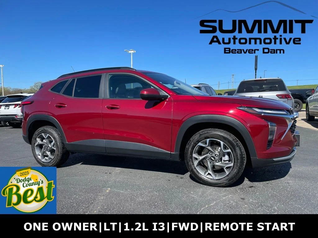 Used 2025 Chevrolet Trax - photo 1