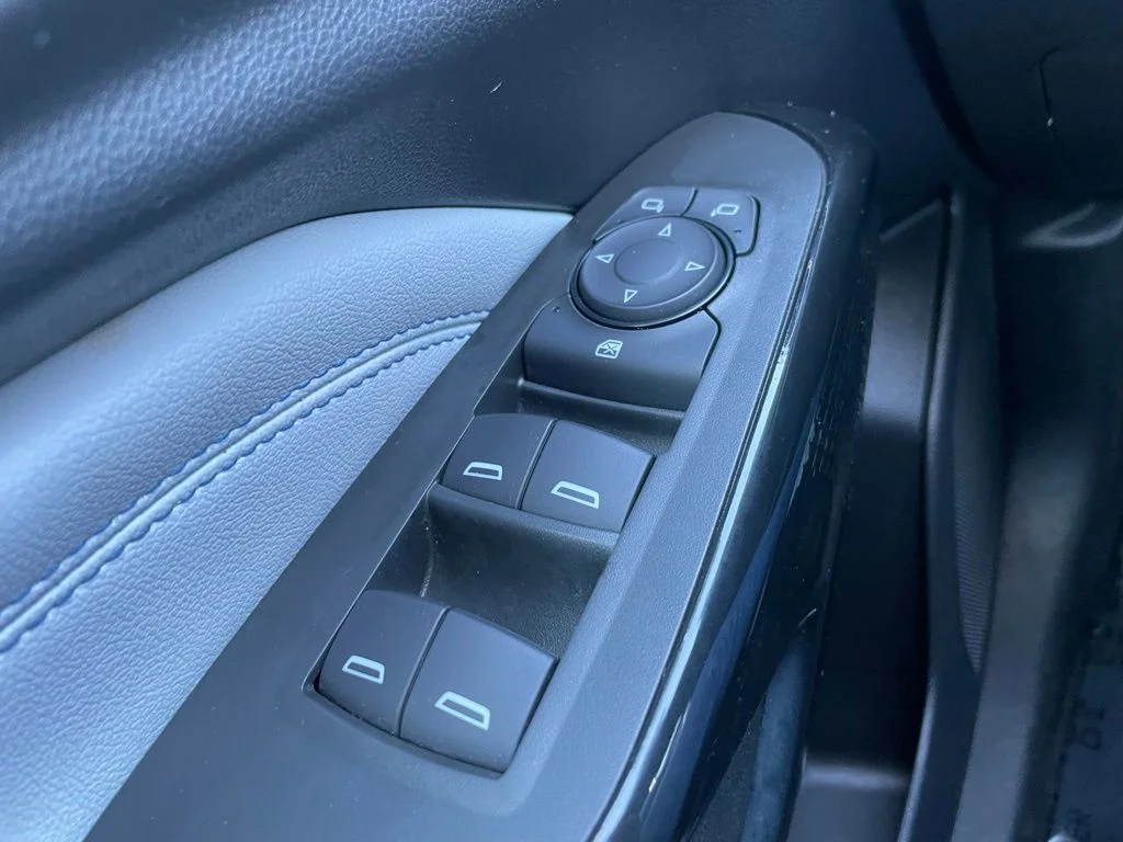 Used 2025 Chevrolet Trax - photo 22
