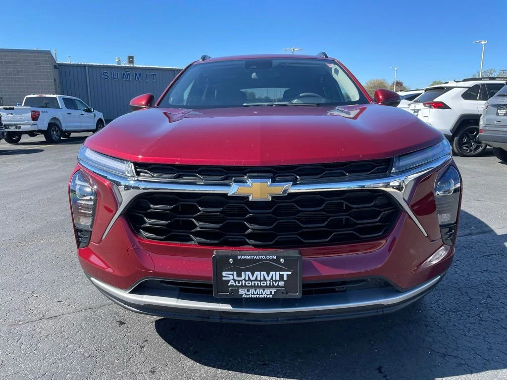 Used 2025 Chevrolet Trax - photo 24