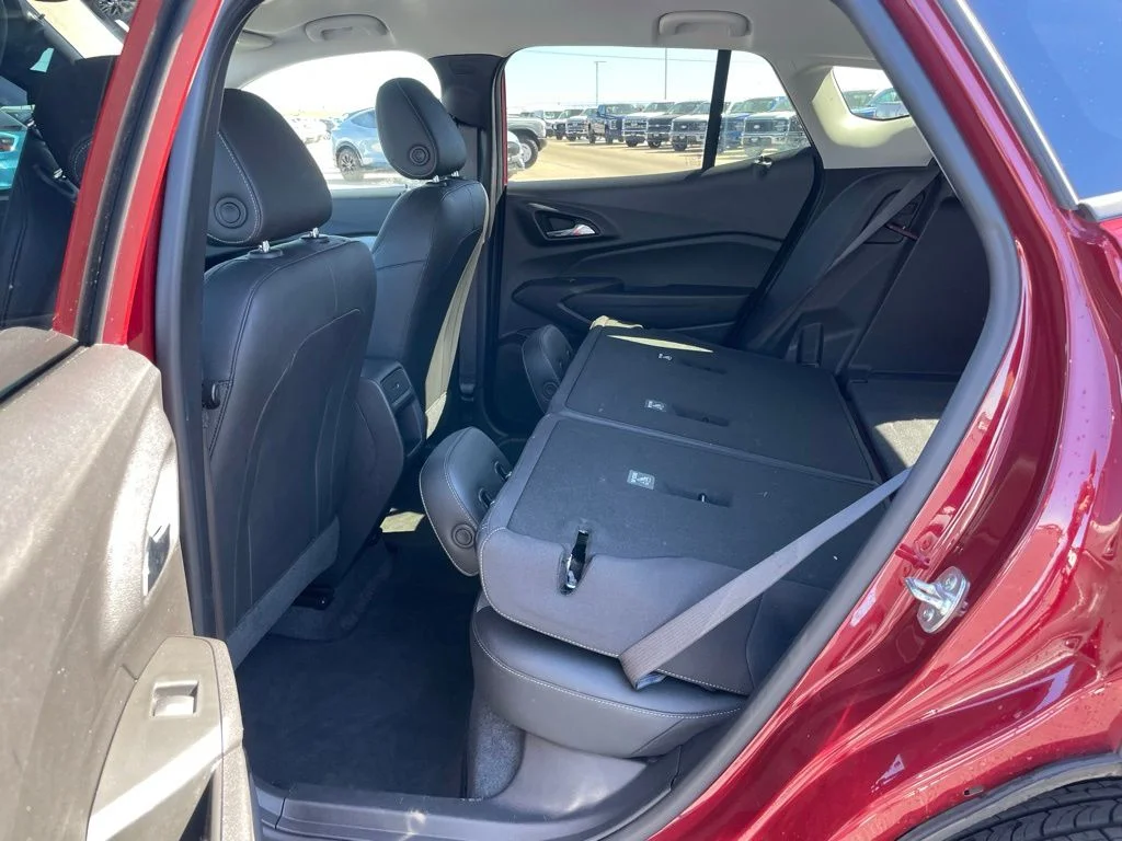 Used 2025 Chevrolet Trax - photo 51