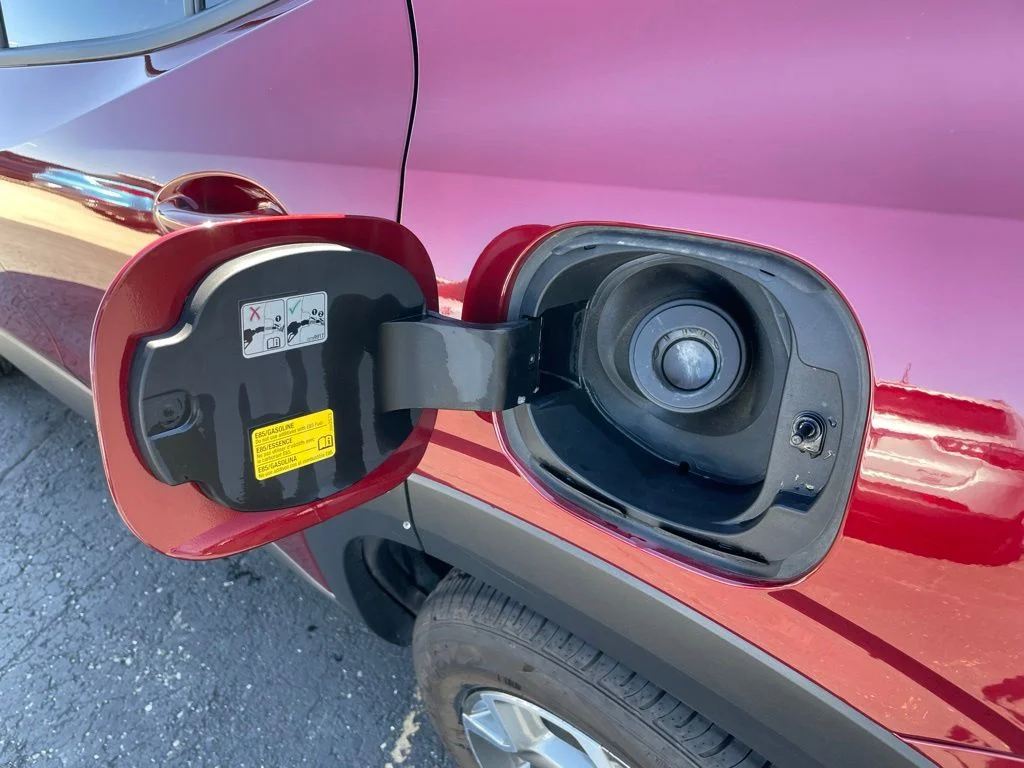 Used 2025 Chevrolet Trax - photo 52
