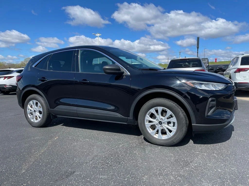 Used 2024 Ford Escape - photo 1