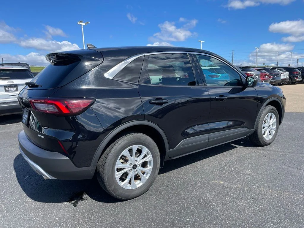 Used 2024 Ford Escape - photo 5