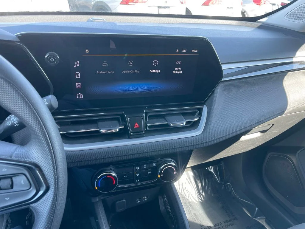 Used 2025 Chevrolet Trailblazer - photo 11