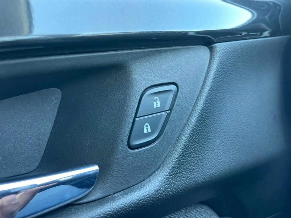 Used 2025 Chevrolet Trailblazer - photo 23