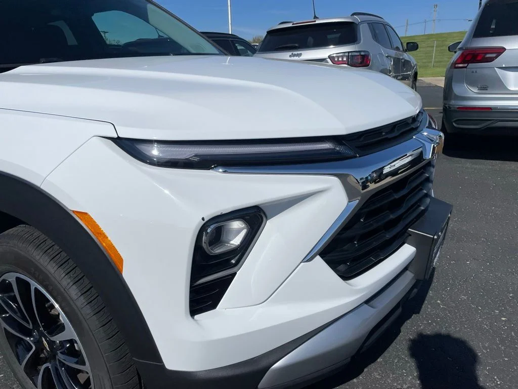 Used 2025 Chevrolet Trailblazer - photo 25
