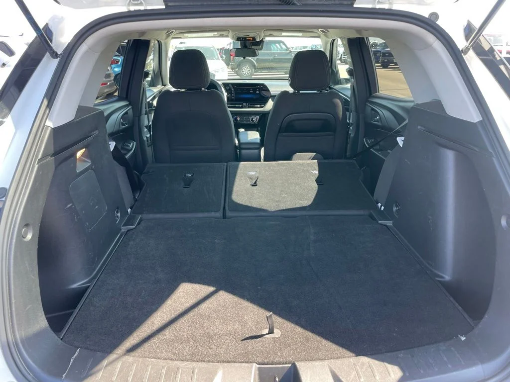 Used 2025 Chevrolet Trailblazer - photo 31