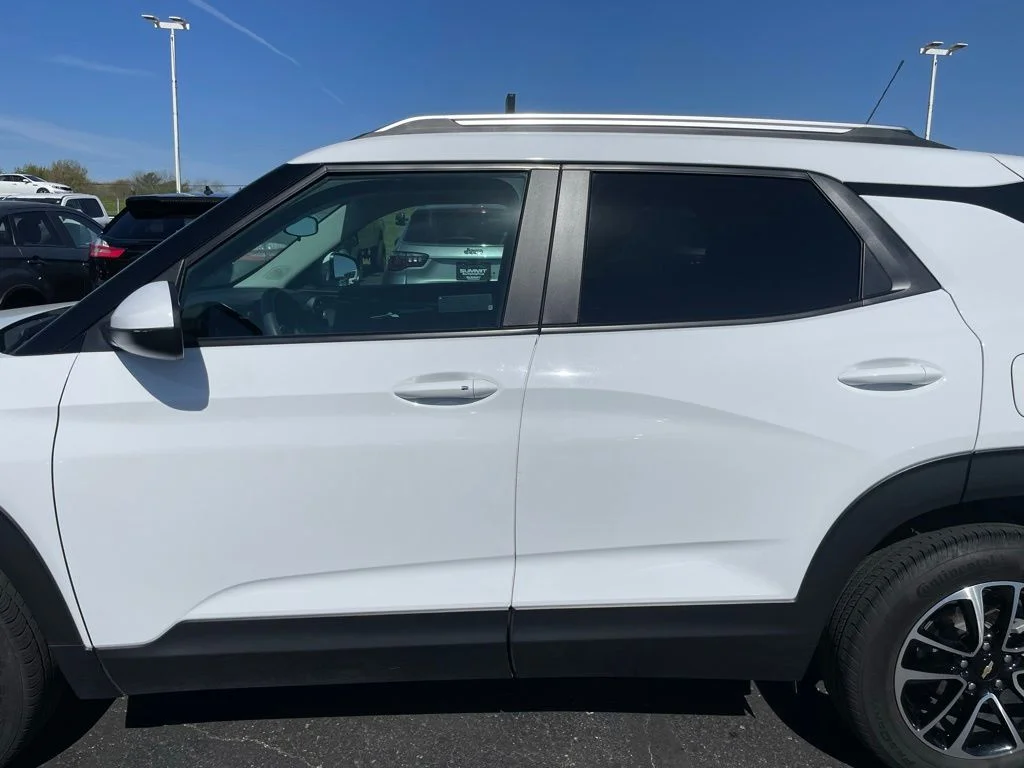 Used 2025 Chevrolet Trailblazer - photo 34