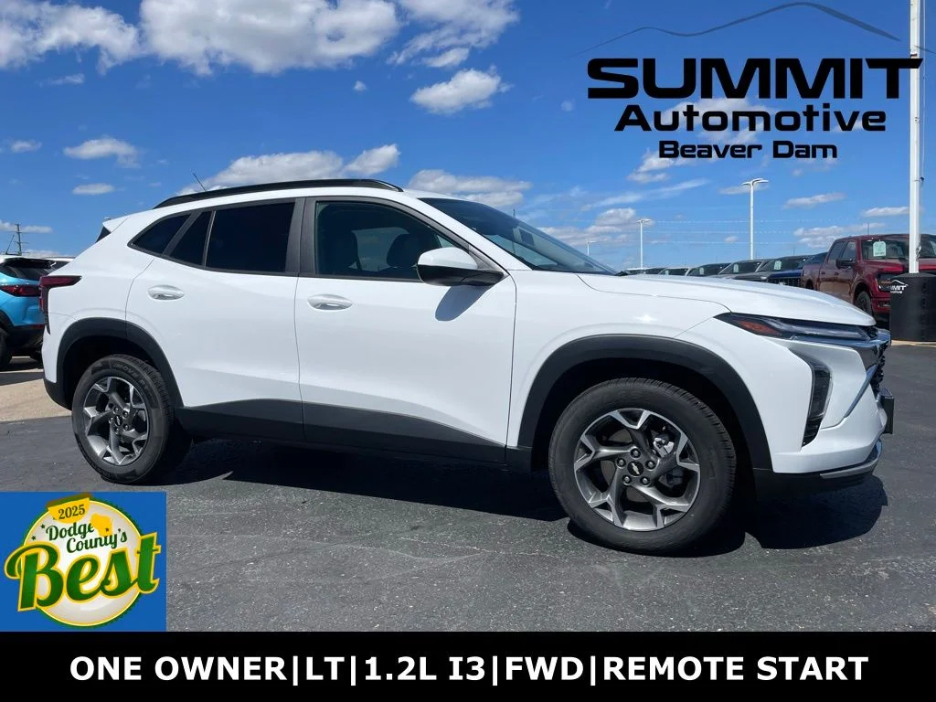 Used 2025 Chevrolet Trax - photo 1