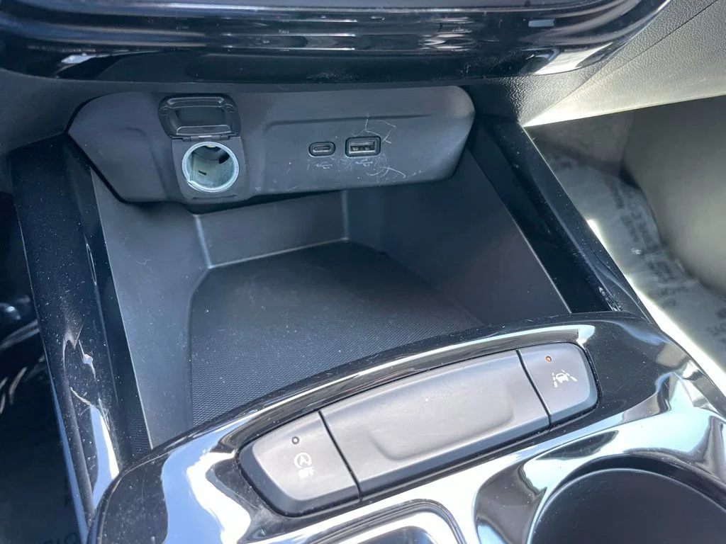Used 2025 Chevrolet Trax - photo 13