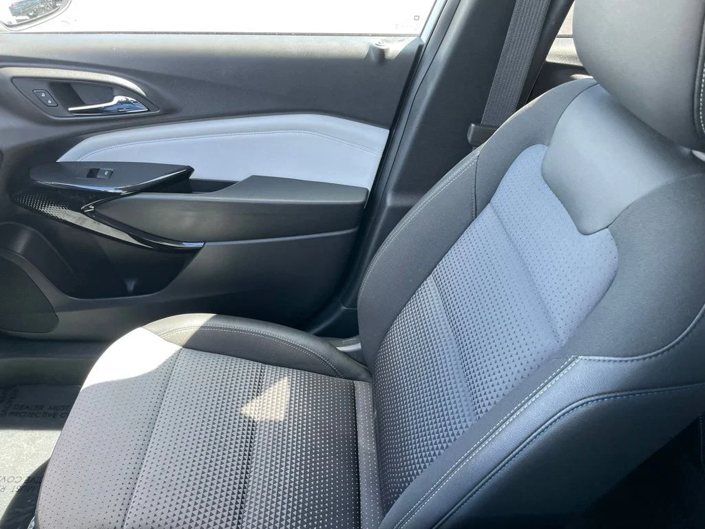 Used 2025 Chevrolet Trax - photo 17