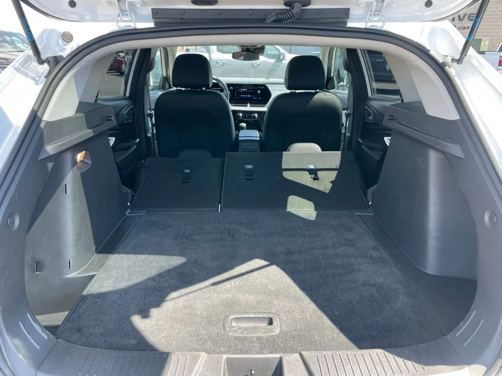 Used 2025 Chevrolet Trax - photo 30