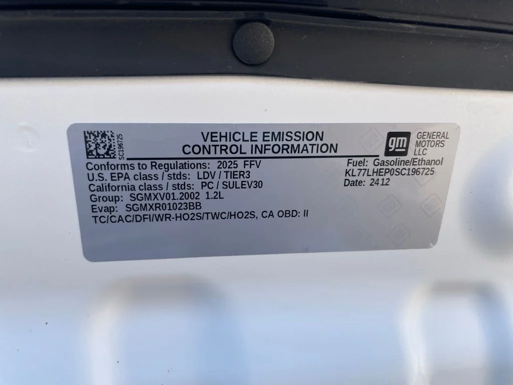 Used 2025 Chevrolet Trax - photo 38