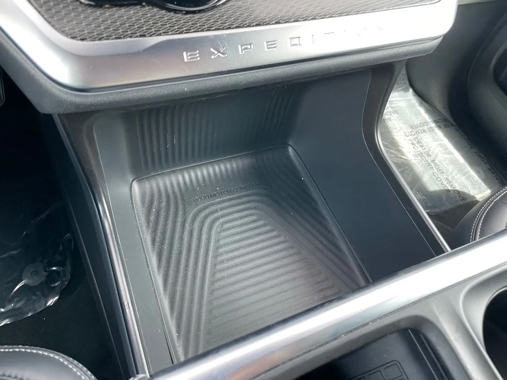 Used 2025 Ford Expedition - photo 17