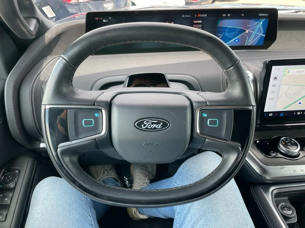 Used 2025 Ford Expedition - photo 31