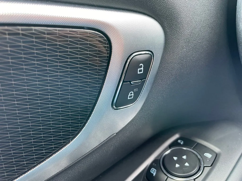 Used 2025 Ford Expedition - photo 33