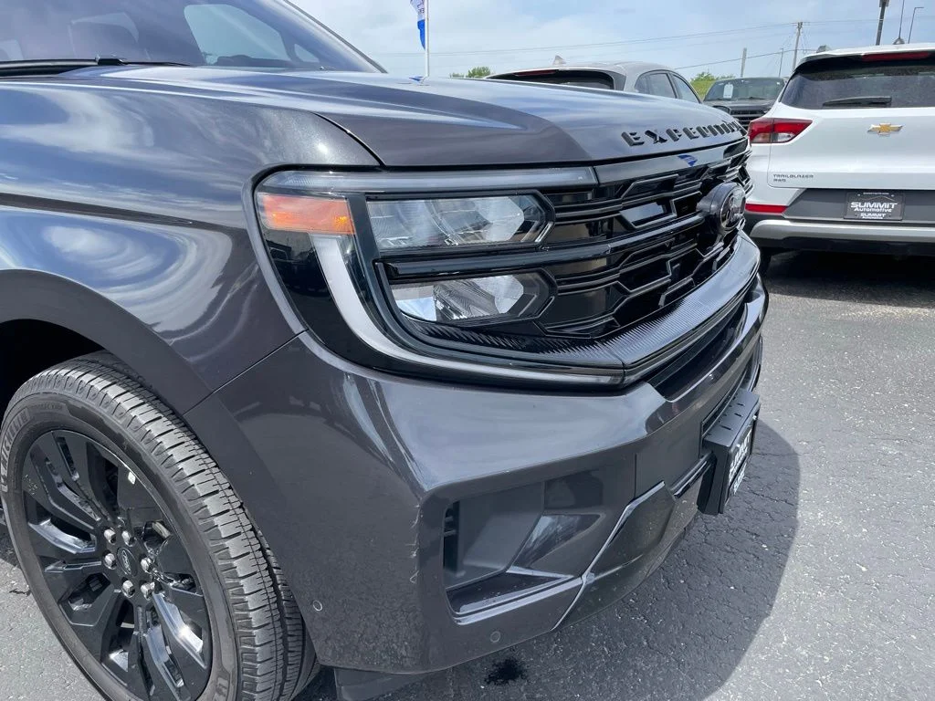 Used 2025 Ford Expedition - photo 35