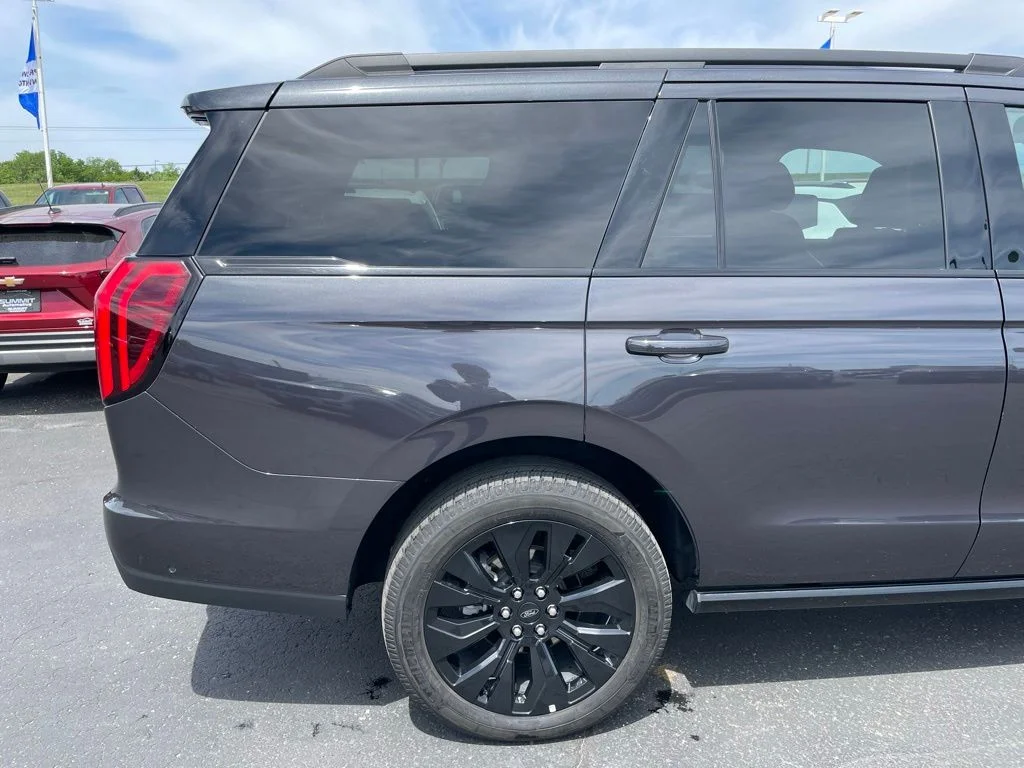 Used 2025 Ford Expedition - photo 37