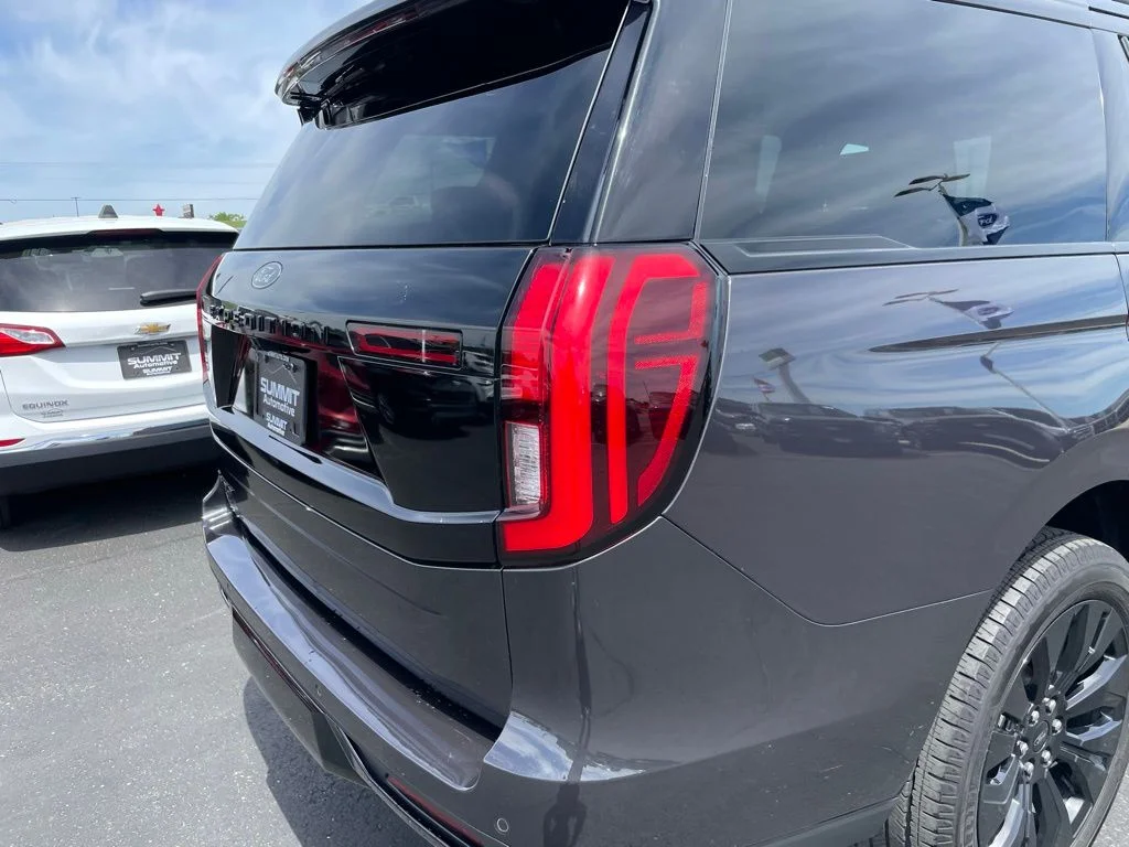 Used 2025 Ford Expedition - photo 38