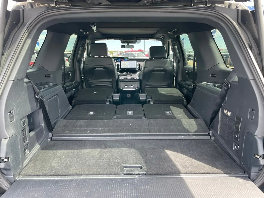 Used 2025 Ford Expedition - photo 43