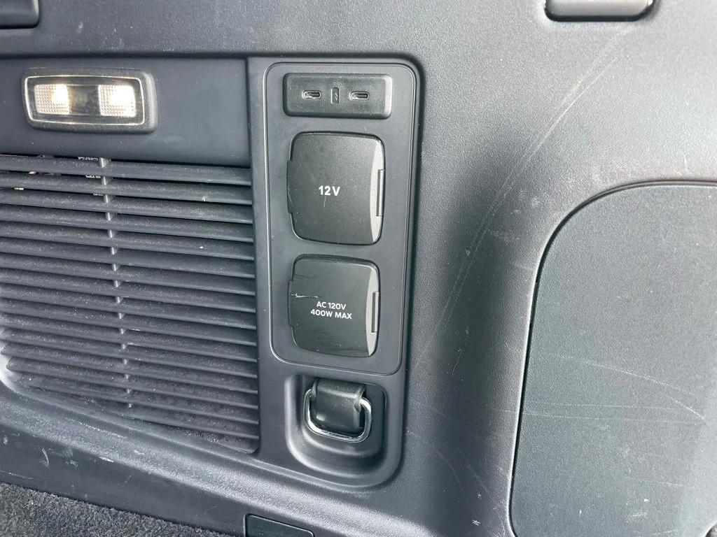 Used 2025 Ford Expedition - photo 45
