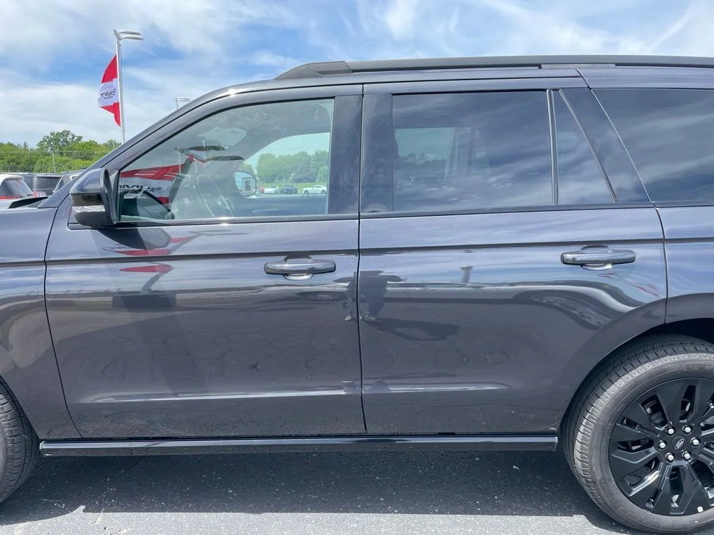 Used 2025 Ford Expedition - photo 48