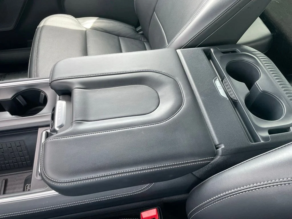 Used 2025 Ford Expedition - photo 59