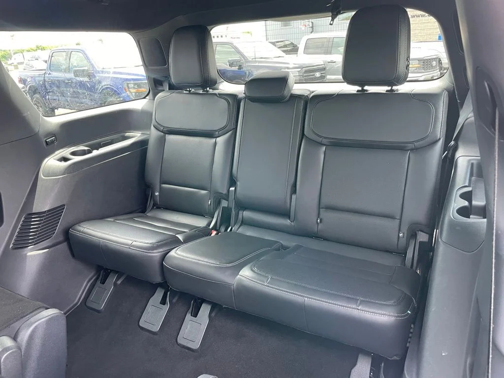 Used 2025 Ford Expedition - photo 10