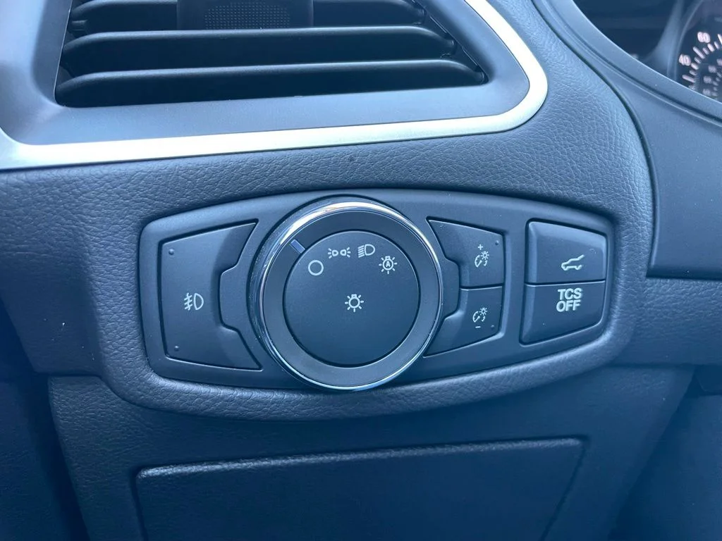 Used 2022 Ford Edge - photo 44