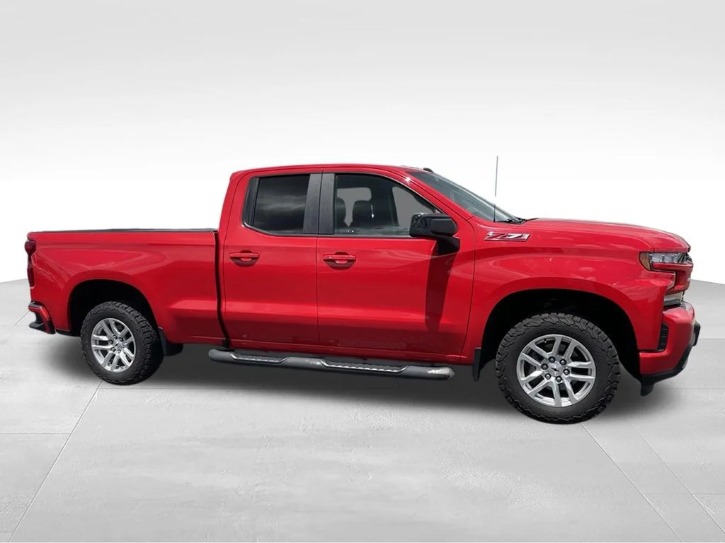 Used 2020 Chevrolet Silverado 1500 - photo 2