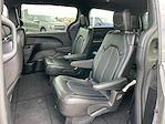 Used 2025 Chrysler Pacifica Select Minivan thumbnail 8