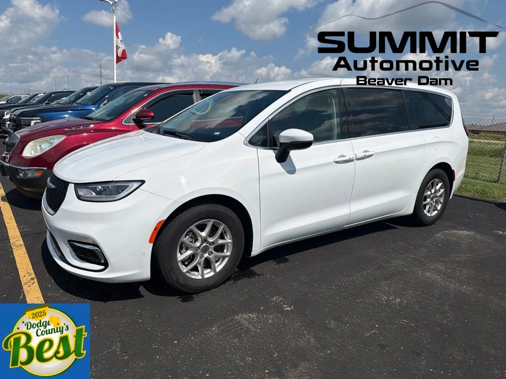 Used 2023 Chrysler Pacifica - photo 1