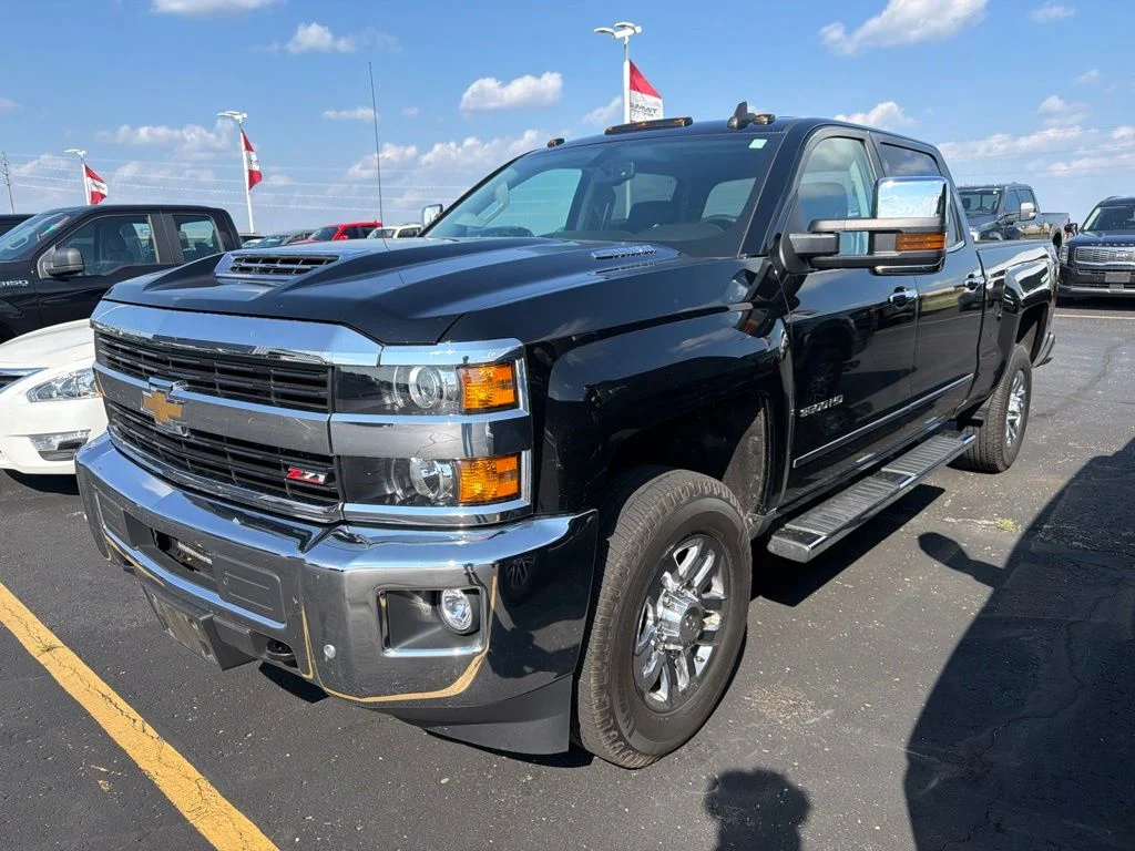 Used 2017 Chevrolet Silverado 3500 - photo 2