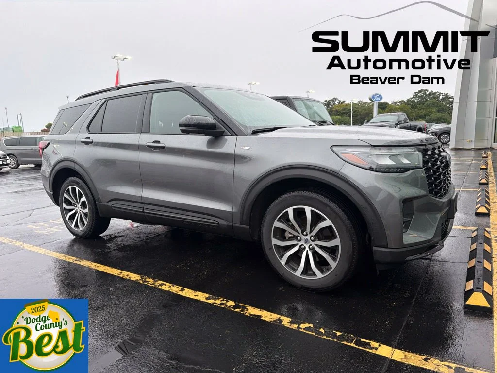 Used 2025 Ford Explorer - photo 1