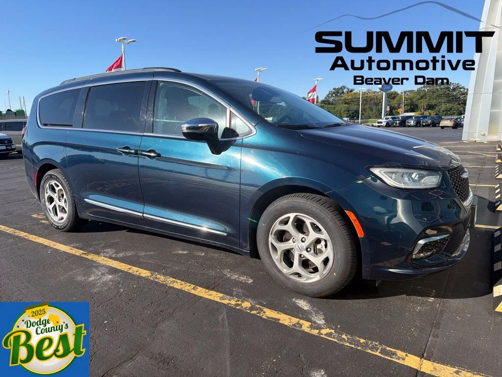 Used 2023 Chrysler Pacifica - photo 1
