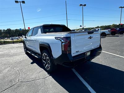 2024 Chevrolet Silverado EV Crew Cab 4WD, Pickup for sale #241627 - photo 2