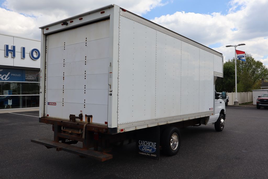 Used 2014 Ford E-450 - photo 2