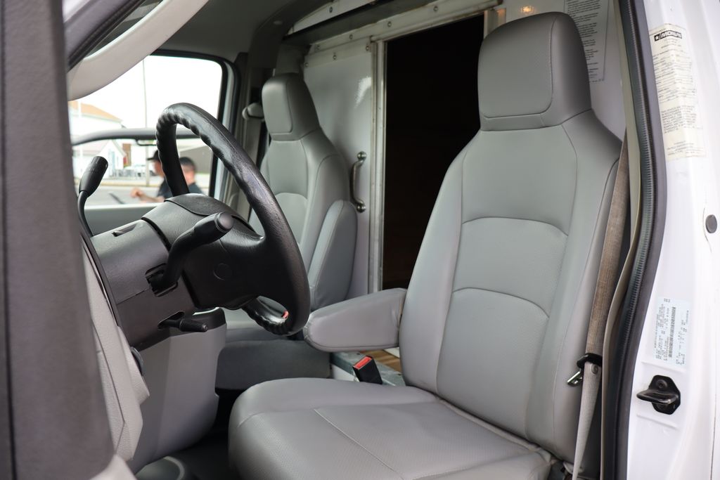 Used 2014 Ford E-450 - photo 6