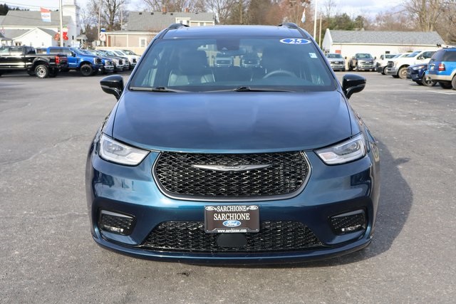 Used 2025 Chrysler Pacifica - photo 15