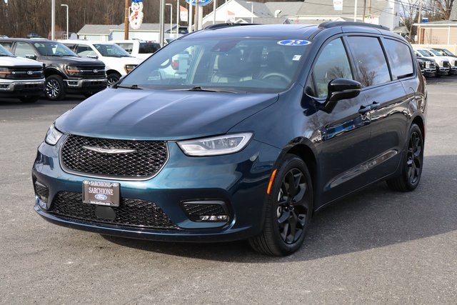 Used 2025 Chrysler Pacifica - photo 16