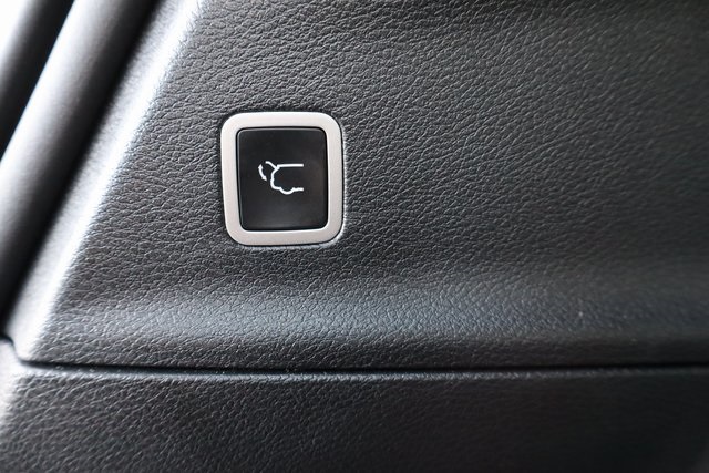 Used 2025 Chrysler Pacifica - photo 29