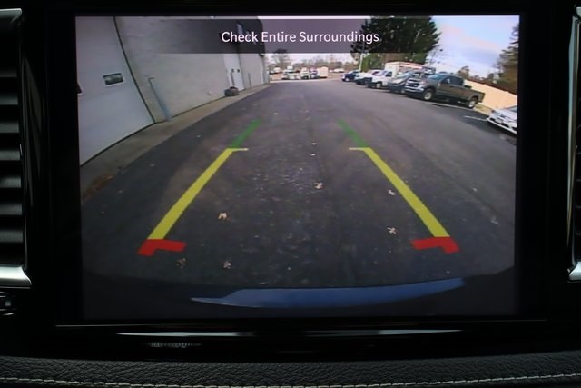 Used 2025 Chrysler Pacifica - photo 11